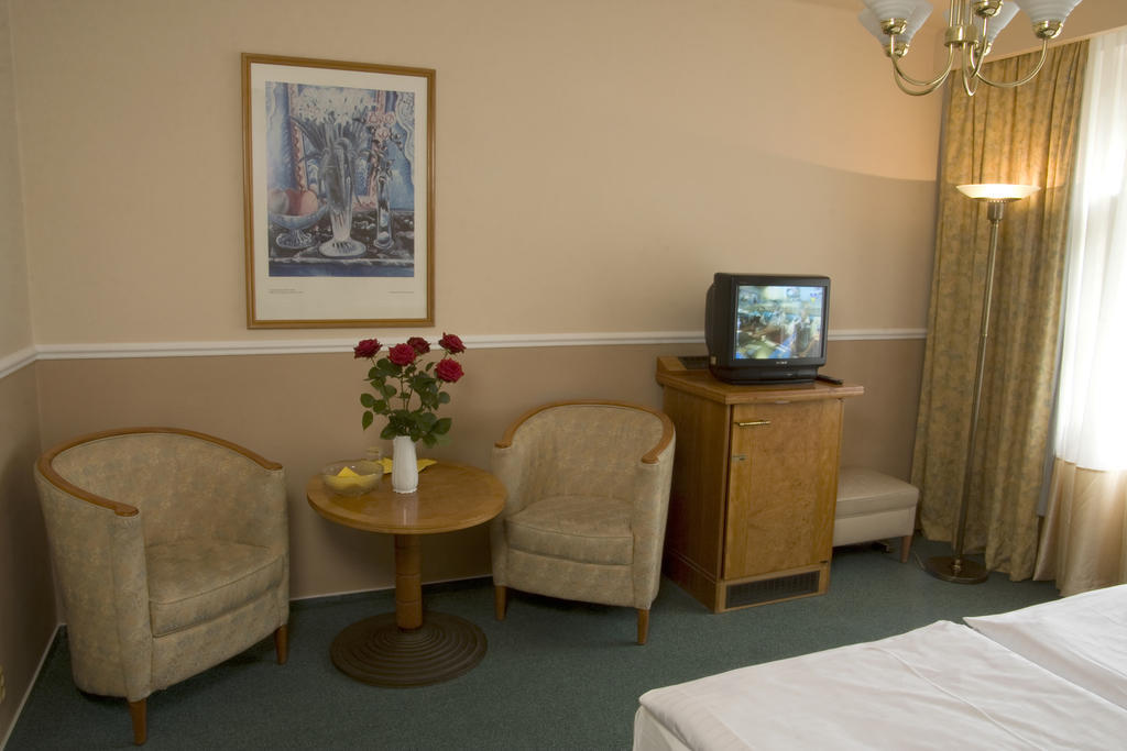 Dr. Adler Spa & Kurhotel Frantiskovy Lazne Room photo