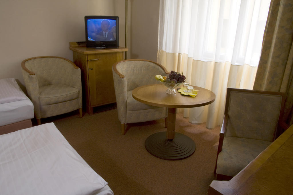 Dr. Adler Spa & Kurhotel Frantiskovy Lazne Room photo